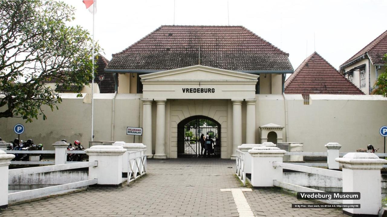 S5 Guest House Jogyakarta Zewnętrze zdjęcie